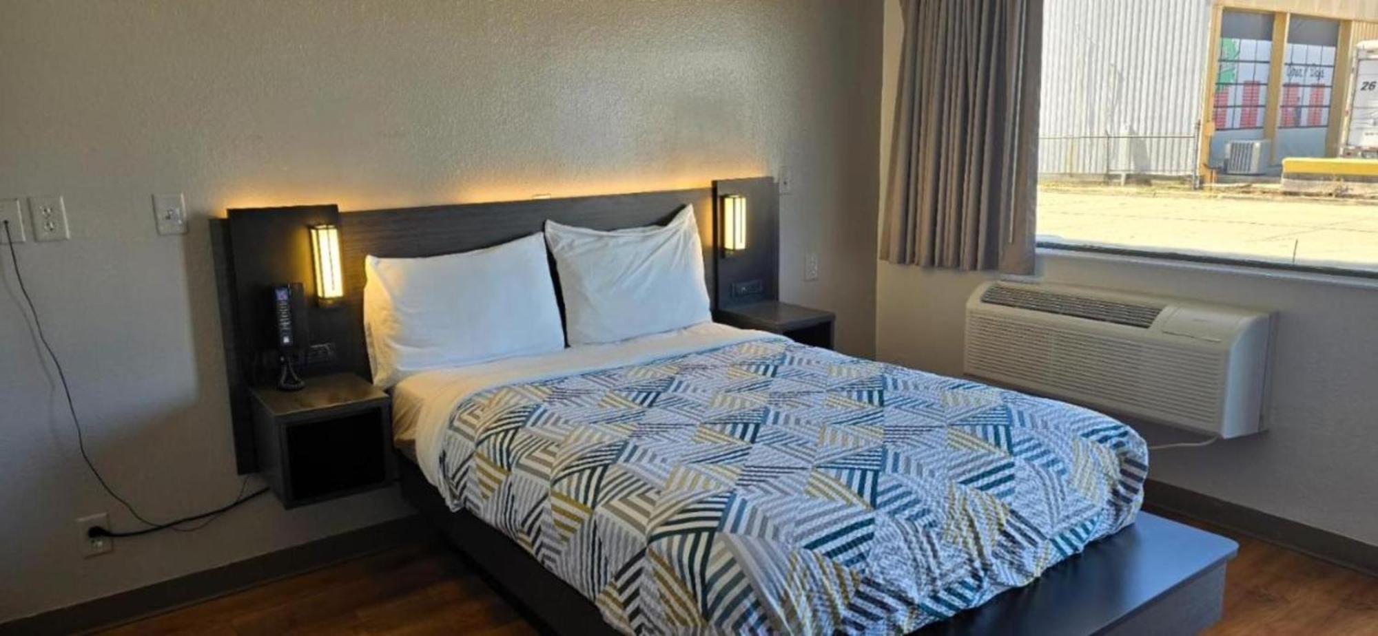 Hotel 6-slidell, La - New Orleans
